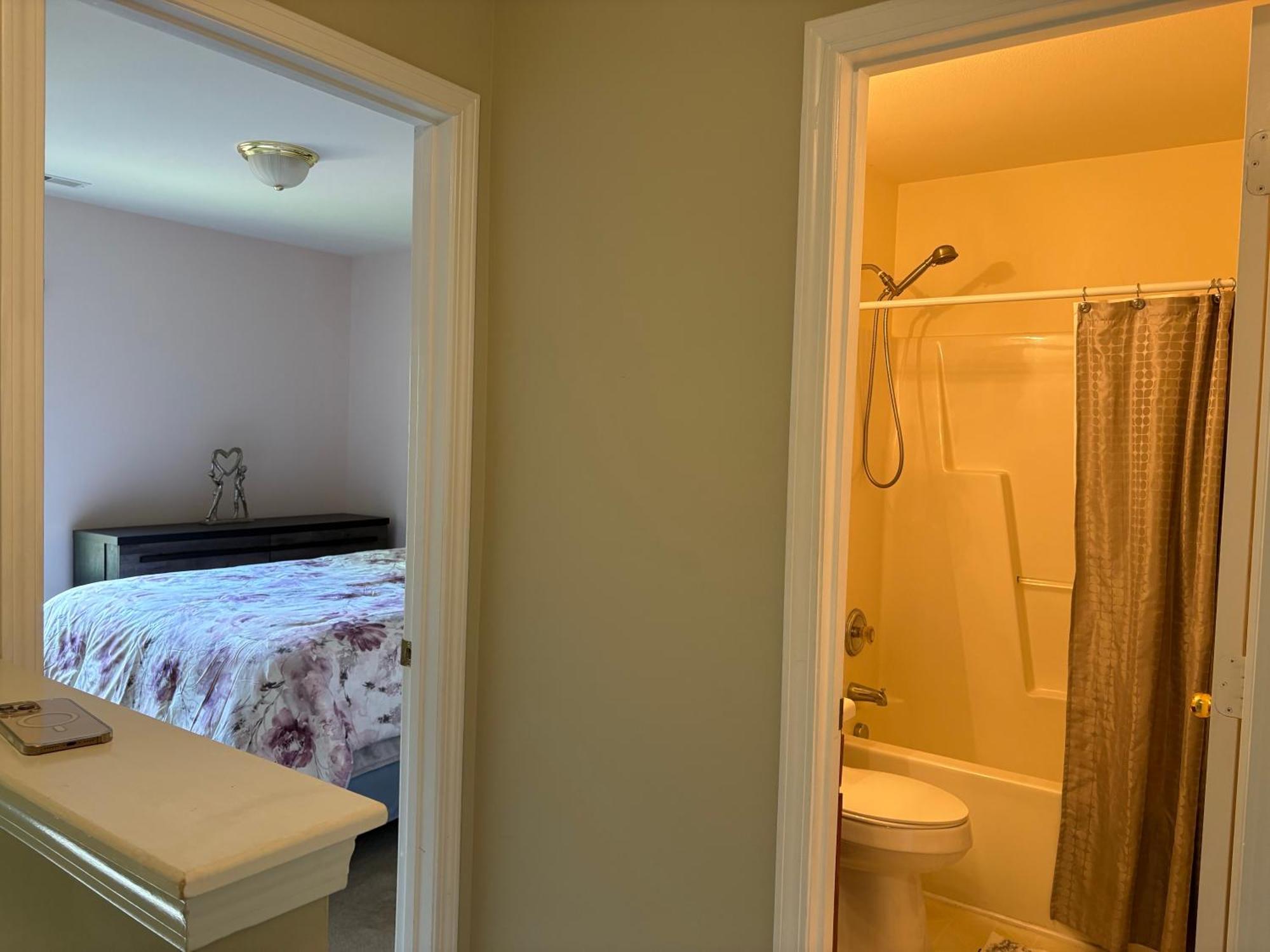 Private Bed And Bath In Charlotte Appartement Buitenkant foto